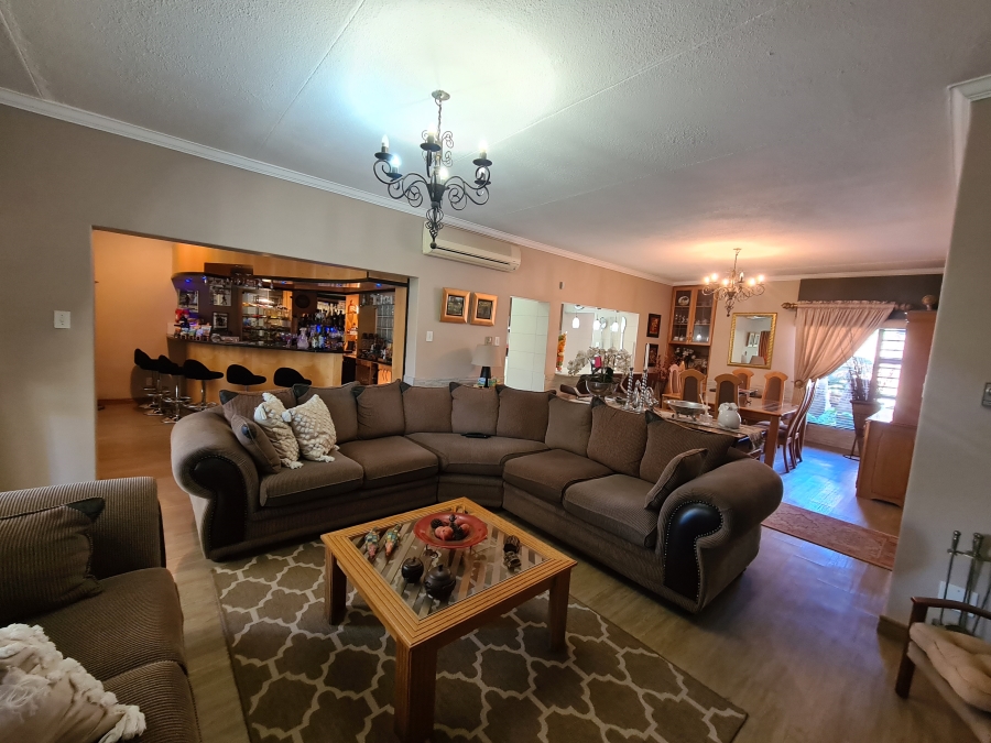 5 Bedroom Property for Sale in Maraldi Estate Free State